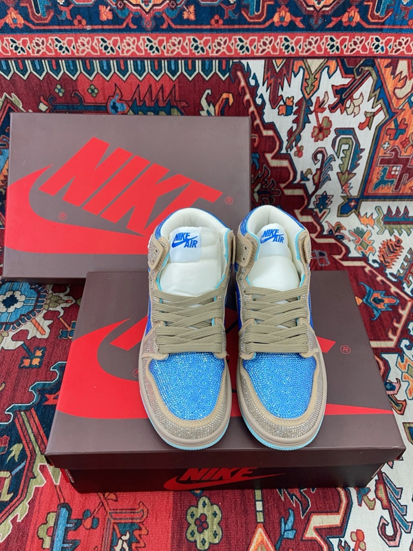 ナイキ靴背面デザイン